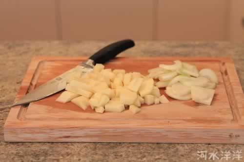 三文鱼酥皮浓汤的做法