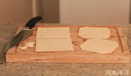 三文鱼酥皮浓汤的做法