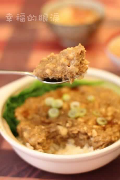 马蹄肉饼煲仔饭的做法