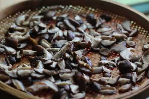 虾味油浸蘑菇的做法