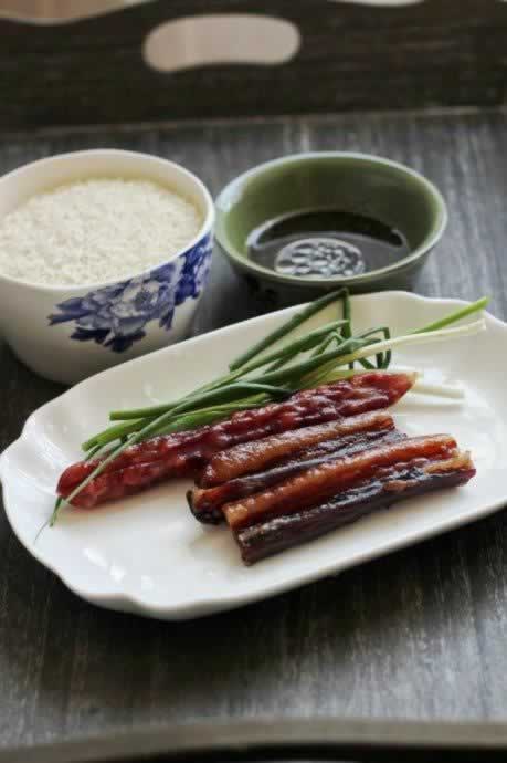 家常腊味煲仔饭的做法