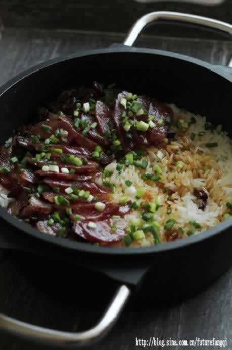 家常腊味煲仔饭的做法