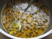 黑糖香蕉百香果蛋糕的做法