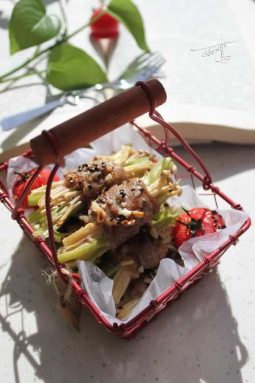 西芹金针羊肉卷的做法