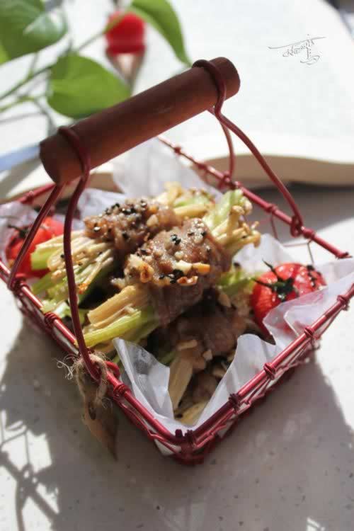 西芹金针羊肉卷的做法