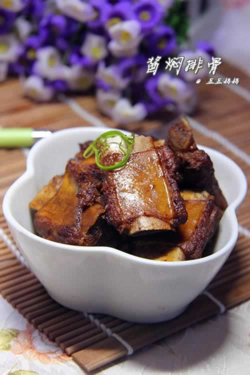 酱焖仔排的做法