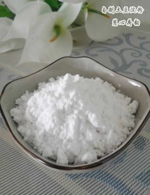 家庭手工自制土豆粉条和土豆淀粉全过程的做法