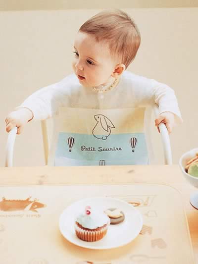 不要过早给宝宝吃成人食物