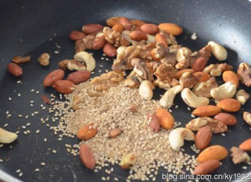 自制坚果补钙粉的做法