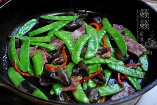 ��α������������