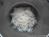 山楂白糖拌藕丝的做法