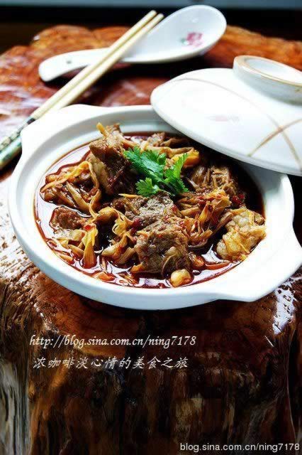 黄花菜焖牛腩的做法