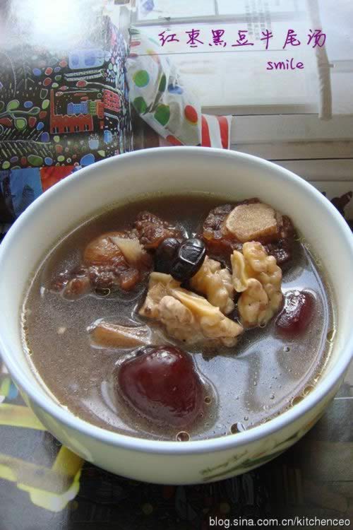 红枣黑豆牛尾汤的做法