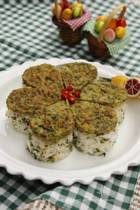 香椿蛋饼饭团的做法