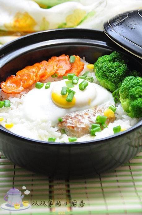 猪肉窝蛋煲仔饭的做法