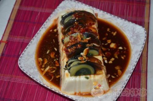 皮蛋拌豆腐的做法