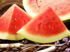 西瓜皮做菜,具有清热解暑、利尿消炎等多种功效