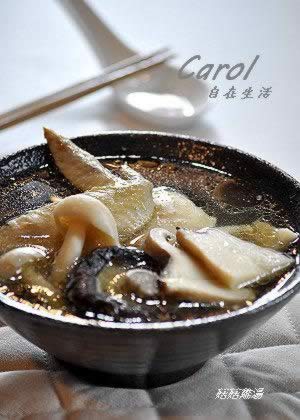 菌菇鸡汤的做法