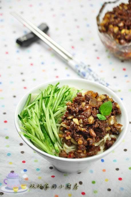 花生炸酱面的做法