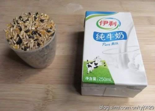 粗粮牛奶粥的做法