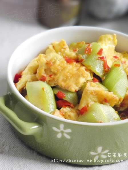 剁椒丝瓜炒蛋的做法