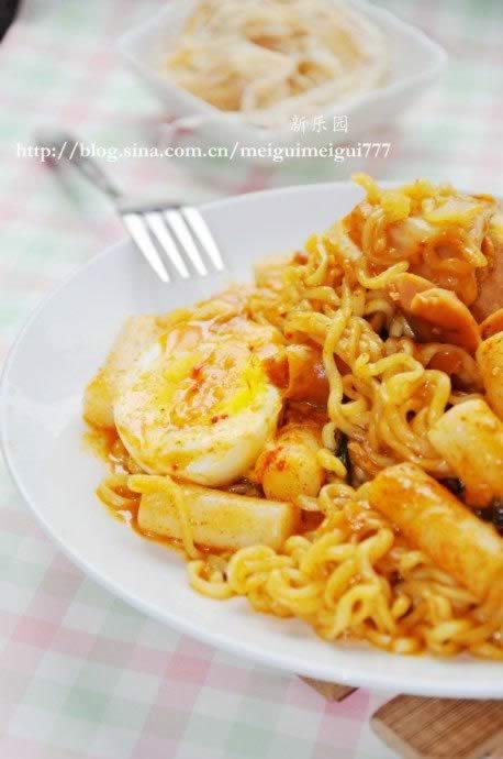 年糕泡面的做法