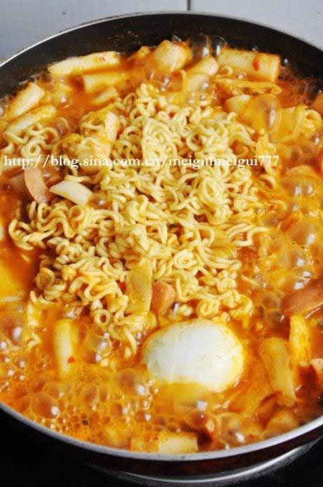 年糕泡面的做法