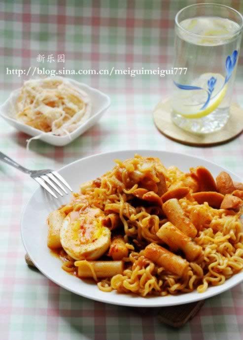 年糕泡面的做法