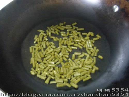 酸豆角炒圆椒的做法
