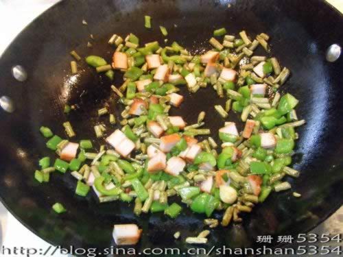 酸豆角炒圆椒的做法