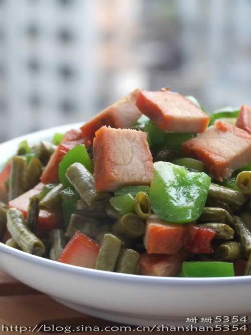 酸豆角炒圆椒的做法