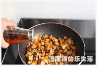 香菇豆豉酱爆鸡丁的做法