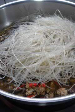 小炒芹菜粉丝的做法