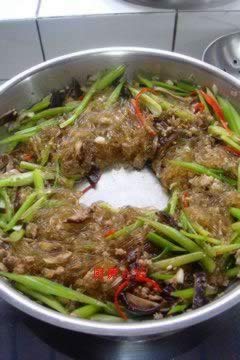 小炒芹菜粉丝的做法