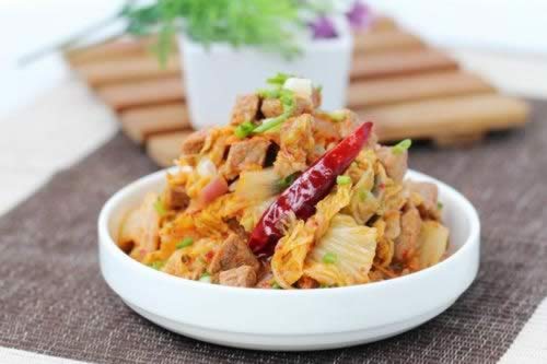 泡菜炒菲力牛肉的做法