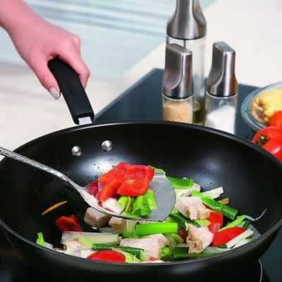 味精等5类食物损害大脑 致人失明!