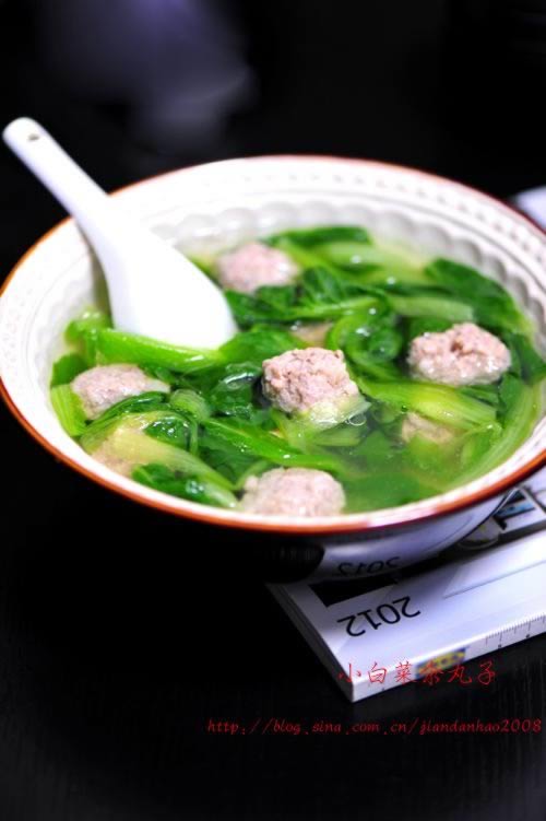 小白菜氽丸子的做法