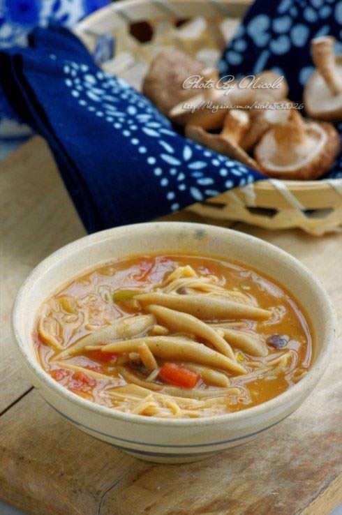 蘑菇莜面鱼鱼的做法