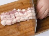 腐乳藕片五花肉的做法