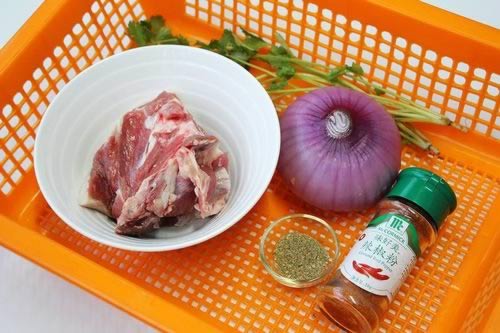 铁板炒烤羊肉的做法