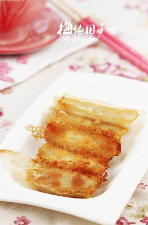 怎样煎出漂亮的冰花开口锅贴?的做法