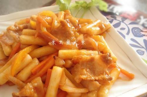 韩式五花肉炒年糕的做法