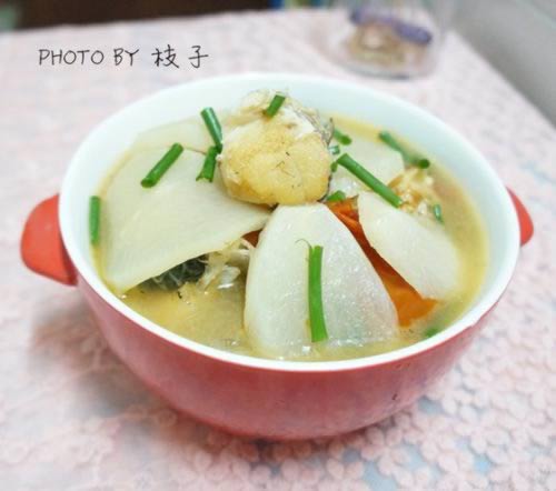 番茄萝卜豆腐鱼汤的做法