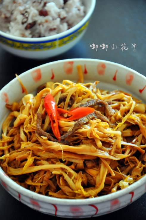 肉丝烧黄花菜的做法