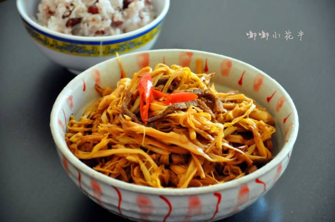 肉丝烧黄花菜的做法