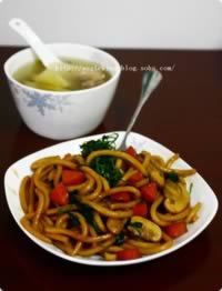 炒乌东面的做法 炒乌东面的做法