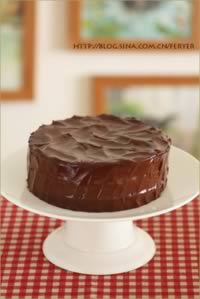 樱桃巧克力蛋糕的做法 樱桃巧克力蛋糕的做法
