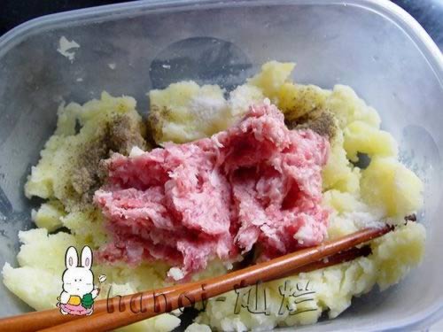 酥炸土豆肉饼的做法