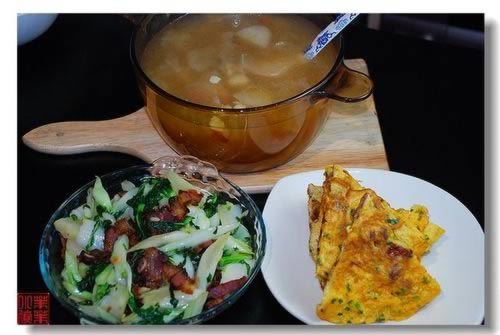 香葱煎蛋饼和雪耳雪梨汤的做法