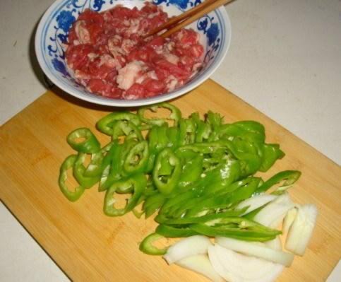 牛肉炒河粉的做法